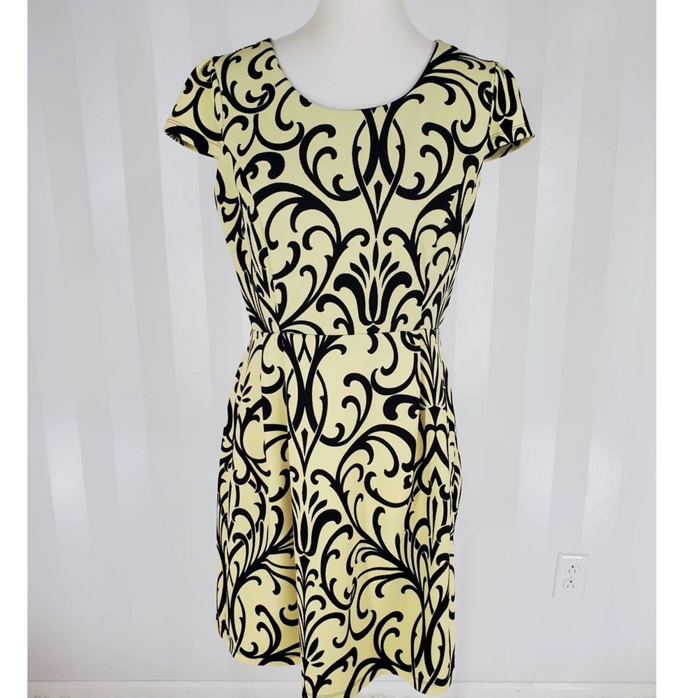 Enfocus Studio - 4 Yellow & Black dress